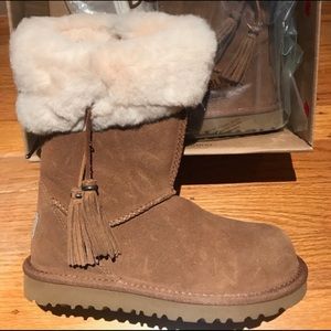 Little Girls UGG “Plumdale” Boots